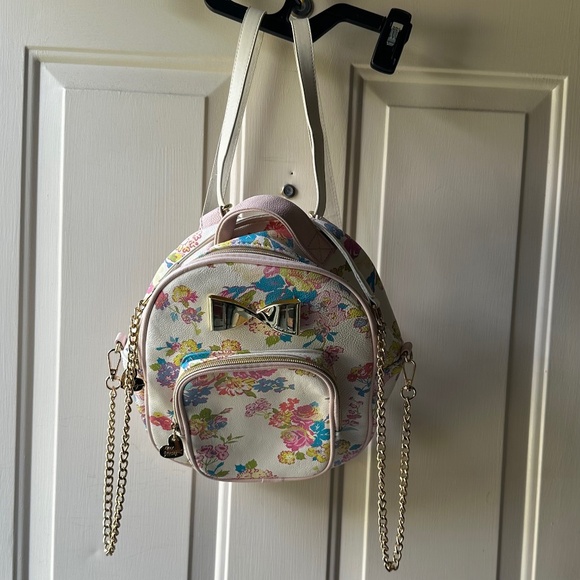 Betsey Johnson floral print Mini Backpack. - Picture 7 of 16